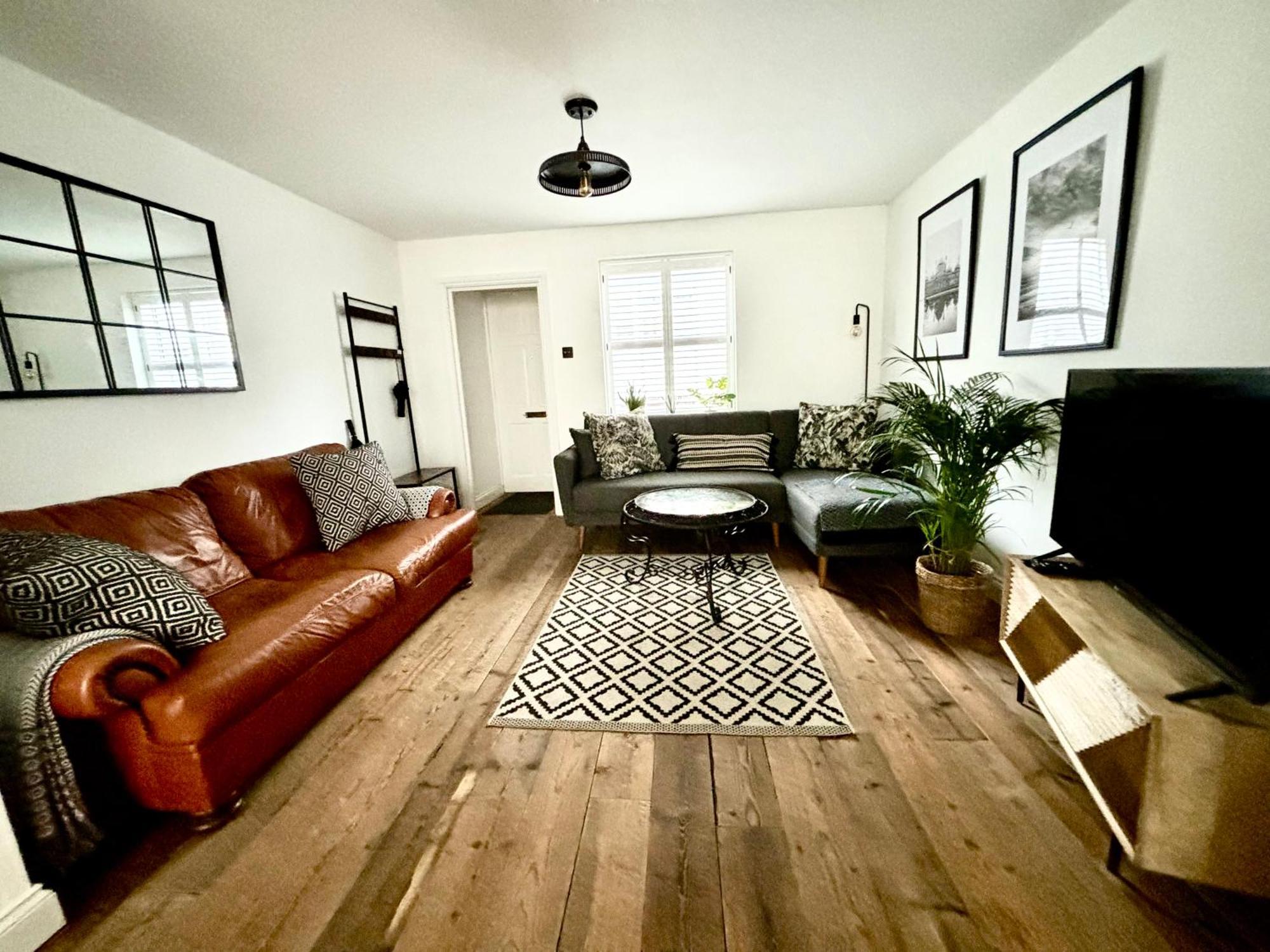 Stunning 3 Bedroom & 2 Bathroom Cottage With Patio Brighton Exterior foto